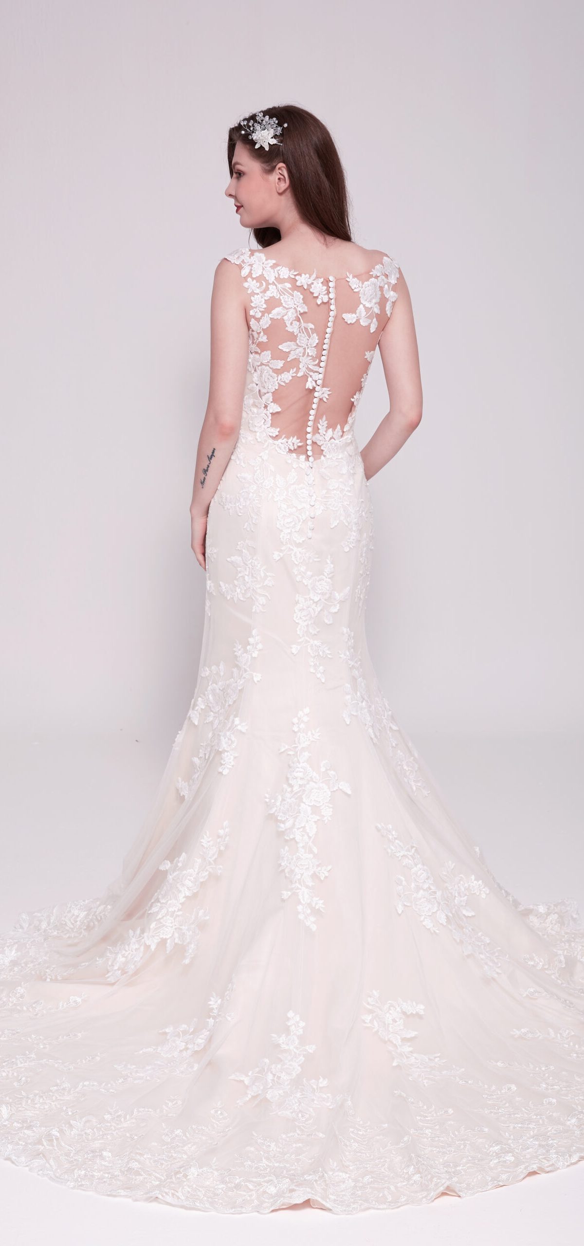Arlette - A beautiful lace fishtail design